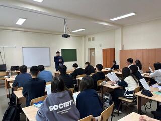 «Закон и порядок»: лекцию по предупреждению правонарушений среди подростков провели в столичной школе