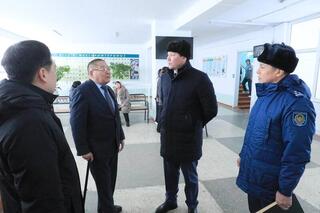 Асхат Шахаров посетил школы Актобе и опроверг информацию о возможном нападении