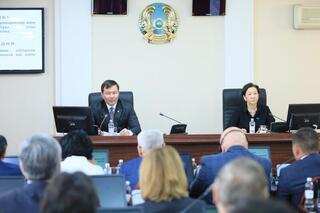 Аким области Асхат Шахаров отчитался перед депутатами областного маслихата