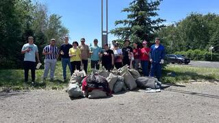 Сегодня в рамках двухмесячника по благоустройству и санитарной очистке сотрудники АО «УМЗ» провели субботник в городе Усть-Каменогорске