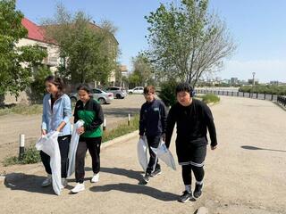 В Атырау впервые прошла экологическая акция «ECO Plogging»