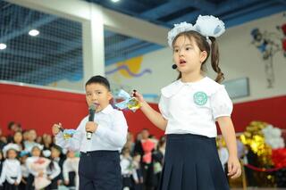 Новый 2025-2026 учебный год: 4,1 миллиона школьников сели за парты