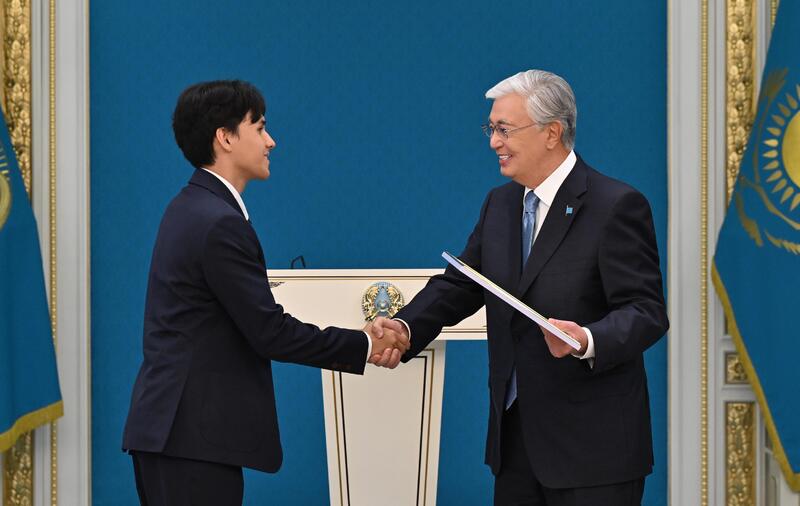 Касым-Жомарт Токаев встретился с победителями и призерами международных олимпиад