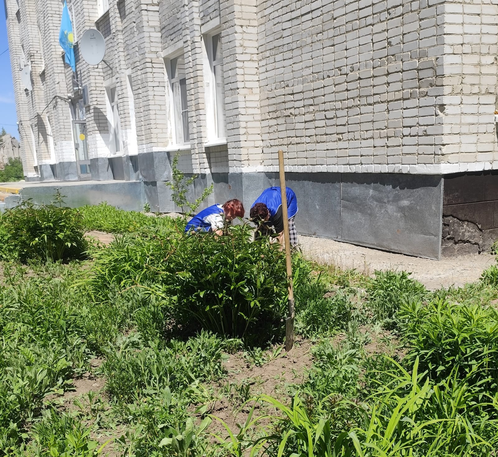 В селе Парыгино проведена экоакция по очистке от мусора территории населенного пункта