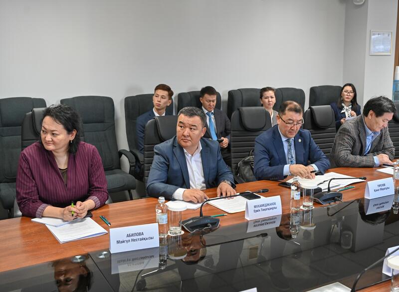 Новый состав Общественного совета при Агентстве по делам государственной службы провел первое заседание