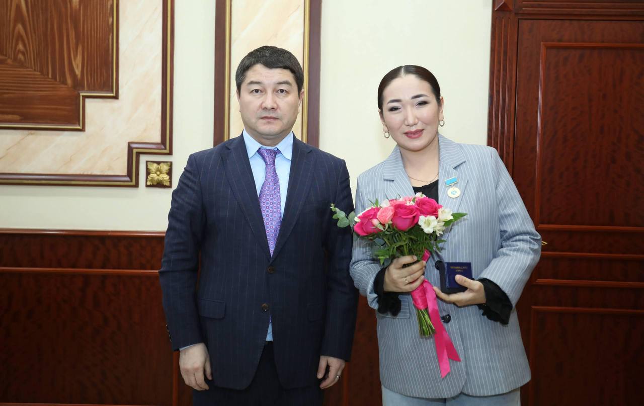 Аким Мангистауской области обсудил конституционные реформы РК с представителями культуры и СМИ