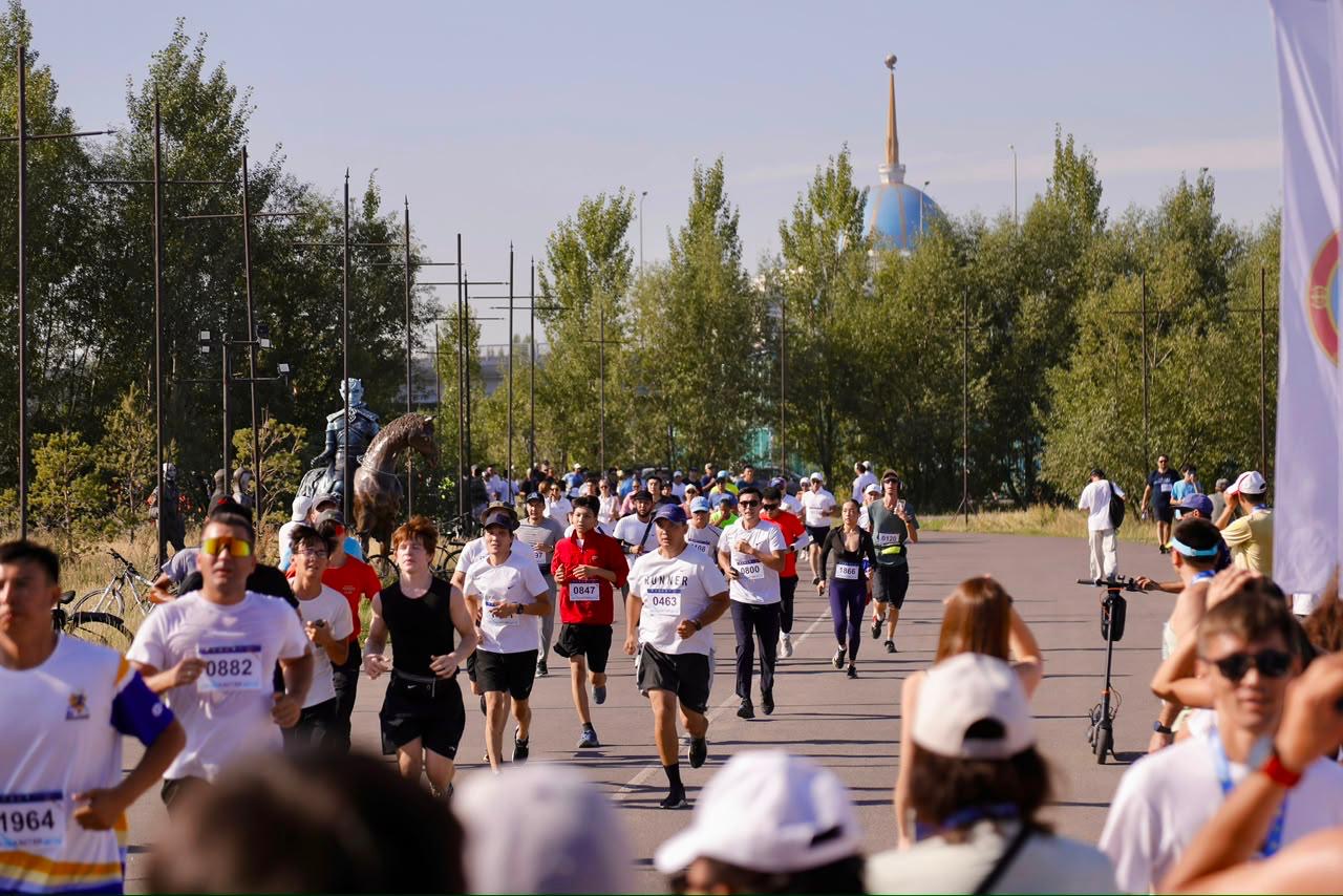 «ALMATY RUN»: В Астане более 2,5 тысяч человек пробежали дистанцию 6,2 километра