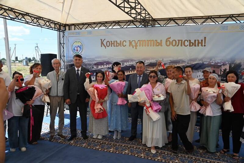 ТУРКЕСТАН: НАКАНУНЕ ДНЯ АСТАНЫ 25 СЕМЕЙ ПОЛУЧИЛИ ЖИЛЬЕ В СУЗАКЕ