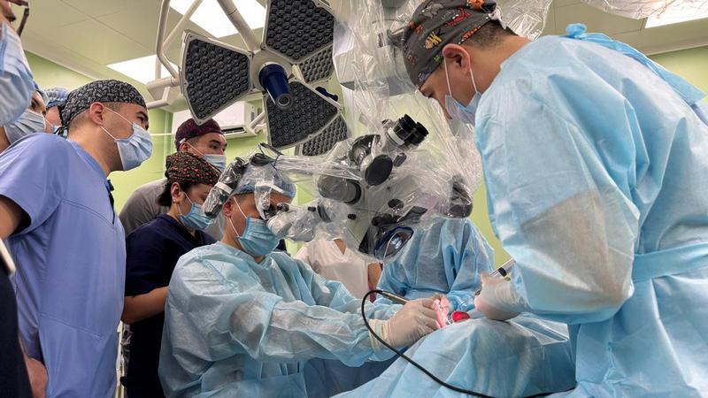 В Карагандинской области впервые провели операцию по восстановлению слуха ребёнку с помощью кохлеарной имплантации