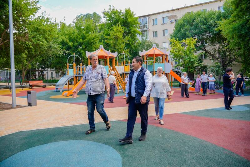 В районе Байконыр благоустроенный двор передали во благо жителей