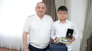 13-летнего карагандинца наградили за спасение тонущего ребёнка  