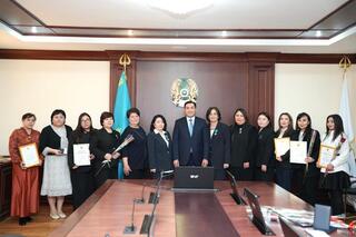 Профессионализм и признание: Министр энергетики вручил госнаграды женщинам отрасли