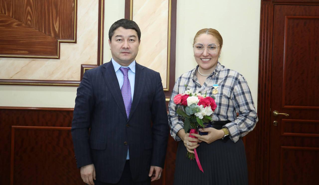 Аким Мангистауской области обсудил конституционные реформы РК с представителями культуры и СМИ