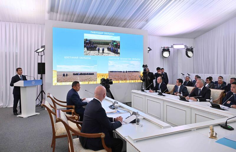 Президент Касым-Жомарт Токаев провел совещание по вопросу уборочной кампании