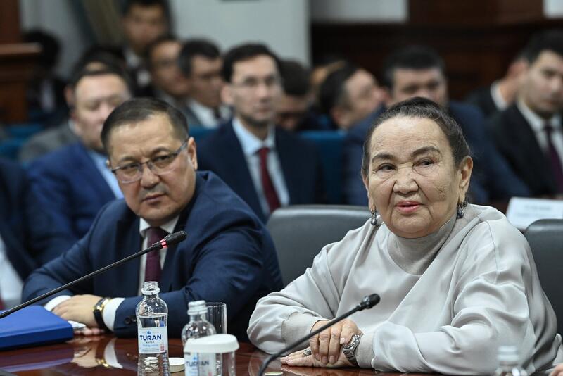 Подписан меморандум о передаче здания частной школы в областную коммунальную собственность