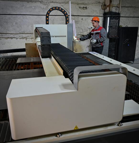 Аким области Асаин Байханов в рамках рабочей поездки посетил ряд инвестиционных объектов региона, ознакомился с ходом строительства гостиницы «Novotel», а также побывал на предприятиях центральной промышленной зоны областного центра