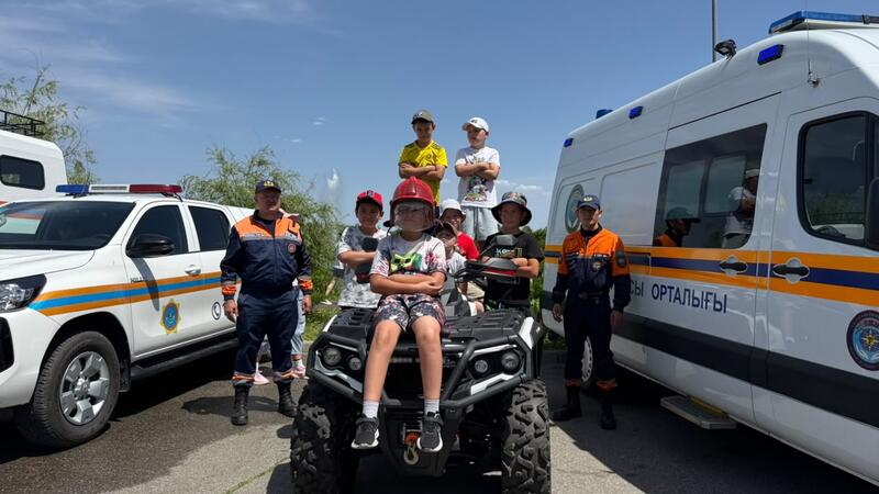 В День защиты детей спасатели по всей стране провели уроки безопасности