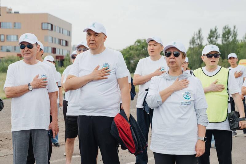 В Астане накануне Дня медицинского работника состоялся забег «Walk the Talk»