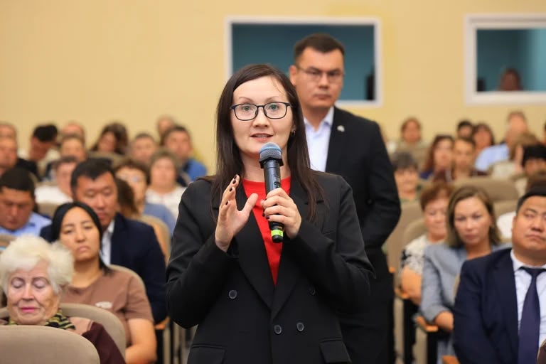 Ермаганбет Булекпаев встретился с жителями Абайского района