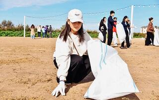 «Таза Қазақстан»: в Атырау прошла экологическая акция «LOTUS CLEAN DAY»