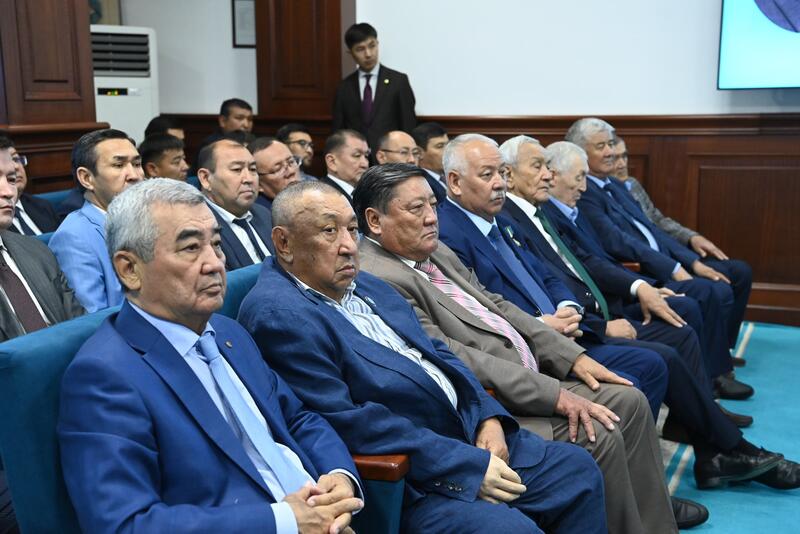 Государственному и общественному деятелю Мурату Абенову 60 лет