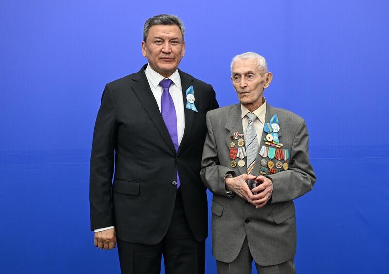 Ветеранам тыла СКО вручили юбилейные медали 80-летия Победы