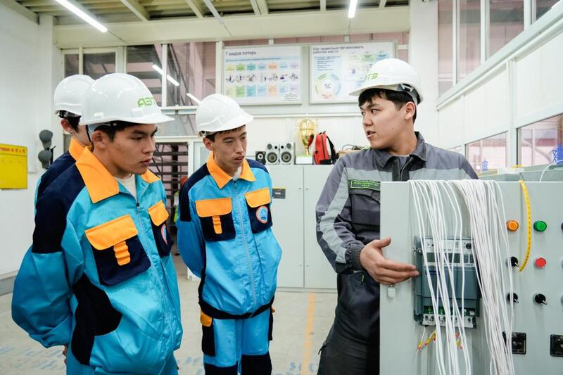 «Путь в профессию: от колледжа к производству»: молодежь столицы провела встречу на электротехническом заводе