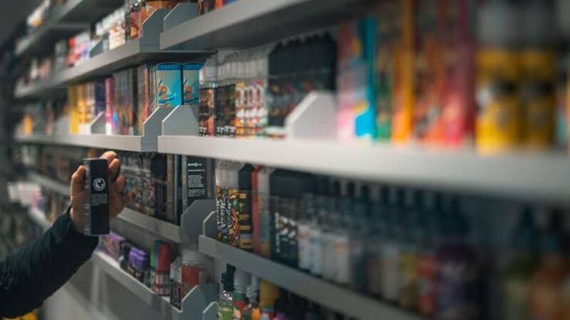 «Закон и порядок»: рейд по выявлению незаконной продажи вейпов провели в столичных магазинах