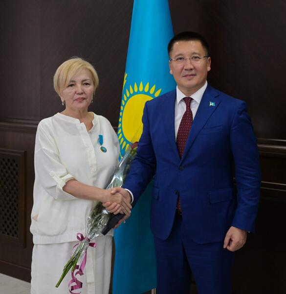 В Павлодарской области вручили медали в честь 30-летия Конституции