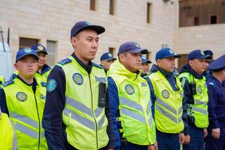 В Астане усилили меры безопасности: проверки проходят в парках, скверах и жилых массивах