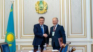 Аким ВКО встретился с послом Монголии
