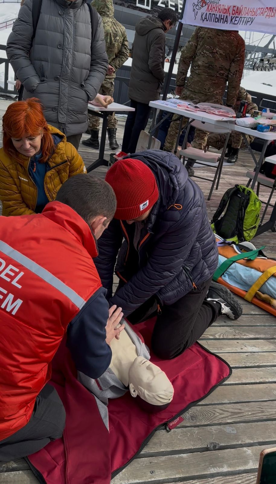 Представители экстренных служб Алматы и альпинисты прошли обучение на «Шымбулаке»