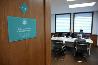 Заместитель акима Алматы Абзал Нукенов провел очередной приём граждан