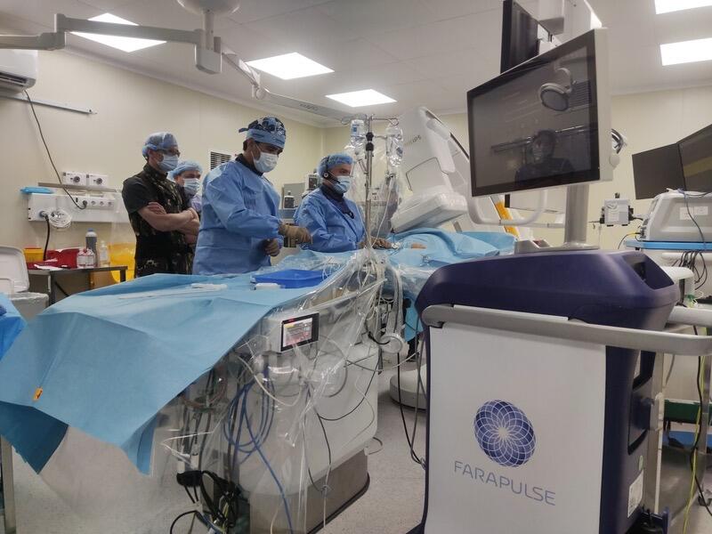 ВПЕРВЫЕ В АЛМАТЫ ПРОВЕДЕНА УНИКАЛЬНАЯ ОПЕРАЦИЯ НА СЕРДЦЕ ПО ТЕХНОЛОГИИ FARAPULSE ABLATION