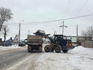 Около трех тысяч дорожных рабочих вышли на уборку снега в Астане