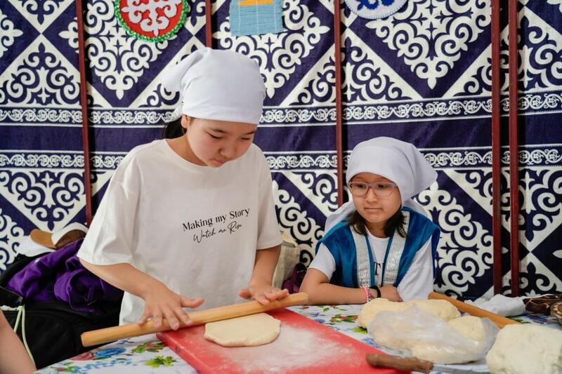 Работа с войлоком, рукоделие и национальные игры: при столичной школе работает уникальный этнолагерь