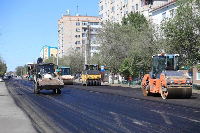 В Актобе продолжается масштабный средний ремонт городских дорог
