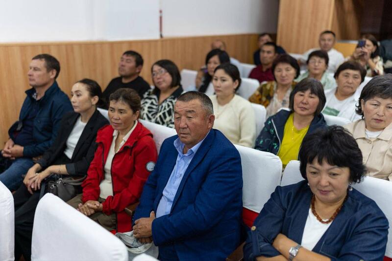 В Катон-Карагайском районе аким ВКО провёл встречу с населением