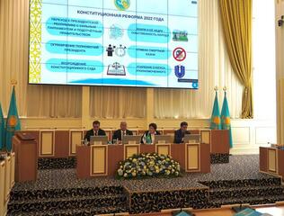 Артур Ластаев: Конституция задала вектор демократическому развитию Казахстана