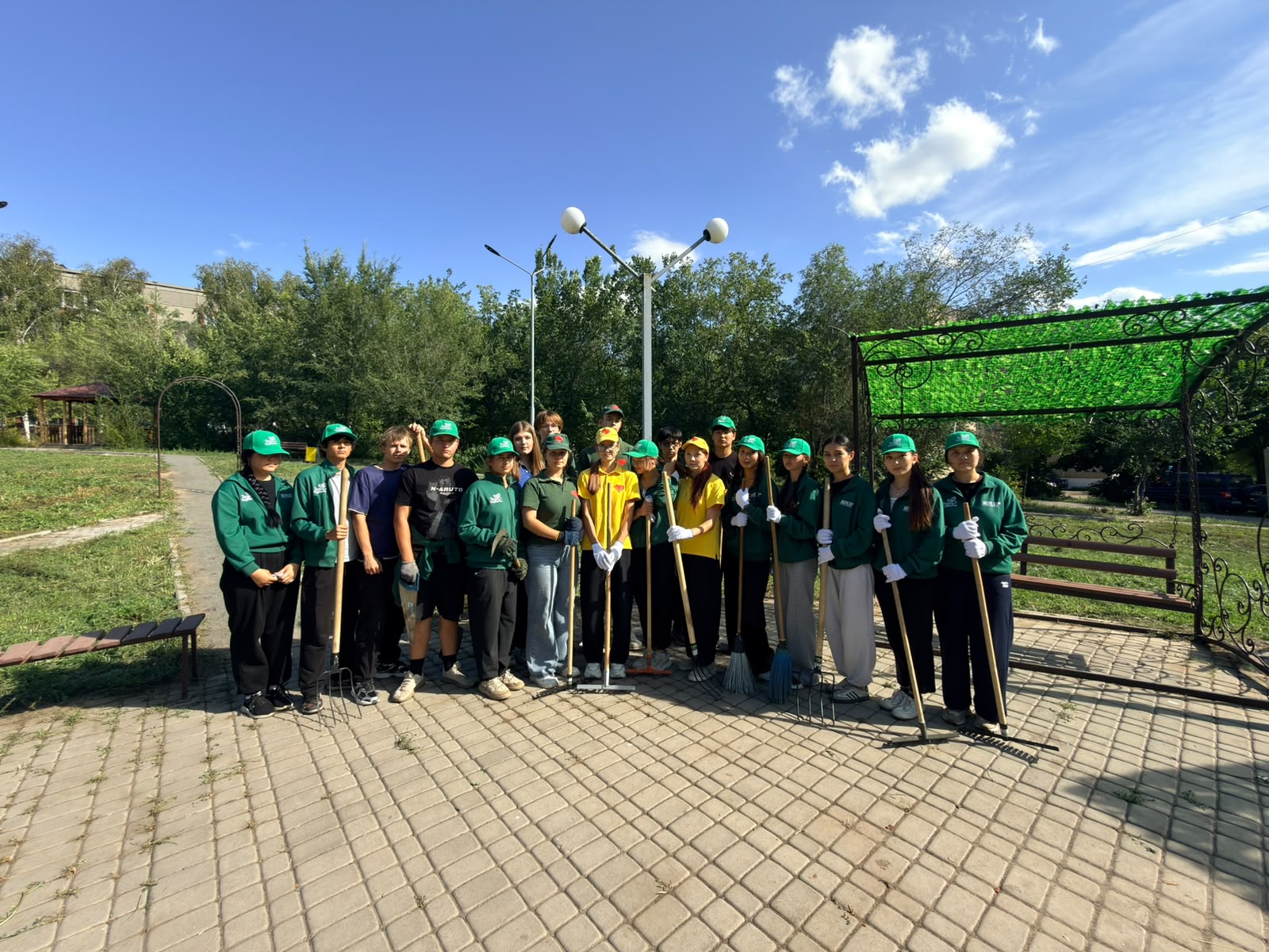 В поселке Глубокое прошла экологическая акция «Таза Қазақстан»
