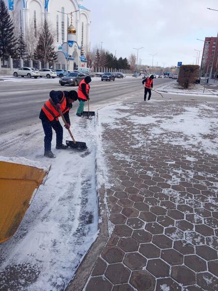 В Астане выпал первый снег: коммунальные службы работают в усиленном режиме