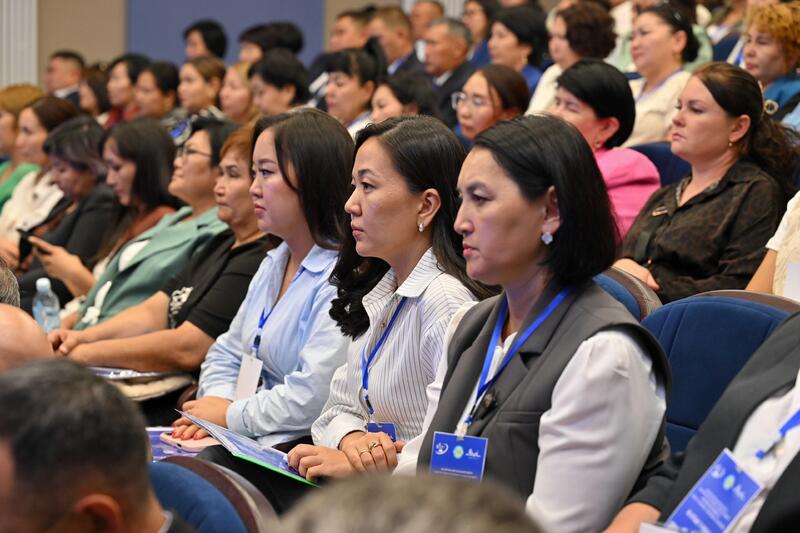 Аким области Абай Берик Уали выступил с докладом на августовской конференции педагогов