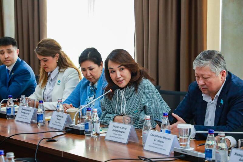 Совместная работа ради безопасности: полиция и депутаты обсудили ключевые вопросы в Астане