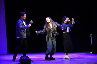 «S.O.S.»: В Астане показали специальный спектакль о вреде наркотиков