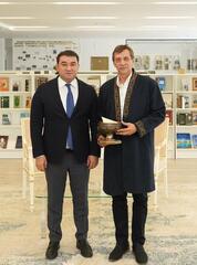 АКИМ ТУРКЕСТАНСКОЙ ОБЛАСТИ ПРИНЯЛ ИЗВЕСТНОГО РЕЖИССЕРА