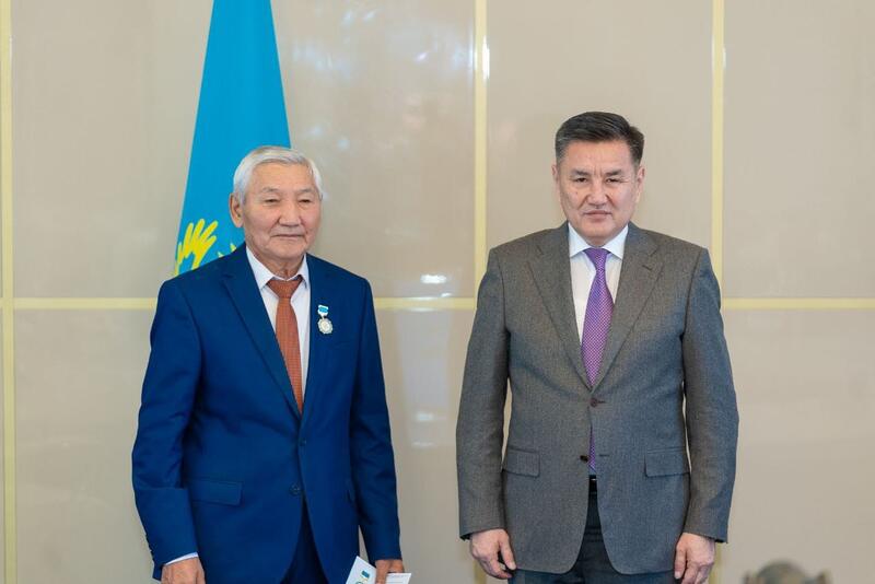 В канун Дня Республики жители ВКО были удостоены государственных наград