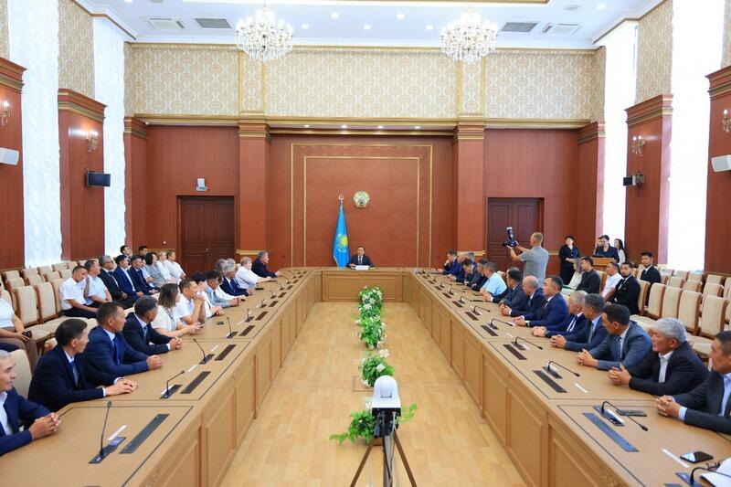 Ветеринаров Карагандинской области наградили в профессиональный праздник