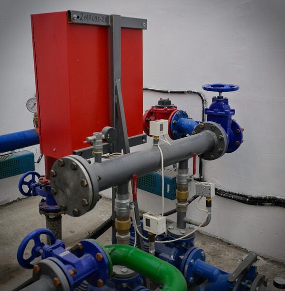 Аким Павлодарской области Асаин Байханов совершил рабочую поездку в Баянаульский район, где оценил ход реализации ключевых инфраструктурных, проектов