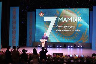 Е. Карашукеев принял участие в торжественном собрании, посвященном Дню защитника Отечества