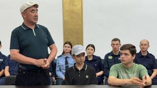 “Спасибо за жизнь наших детей”: в Павлодаре родители поблагодарили полицейских за спасение детей